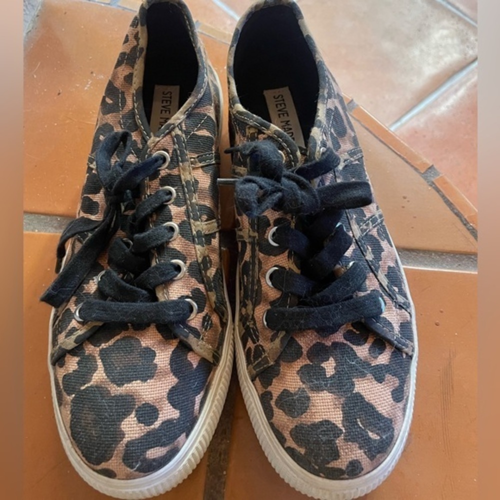 Steve Madden Emmitt cheetah/ leopard sneakers